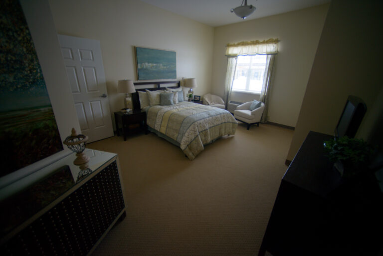 NorthWoodsVillageResidentRoom 768x513